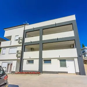 https://apartments-cvetkovic.primorje-gorskikotar.com