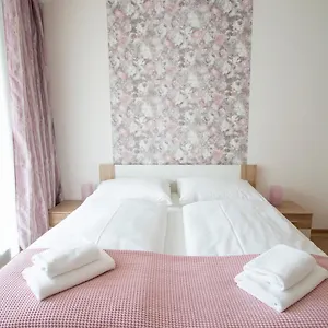 https://kora-apartments.praguehotelsweb.com